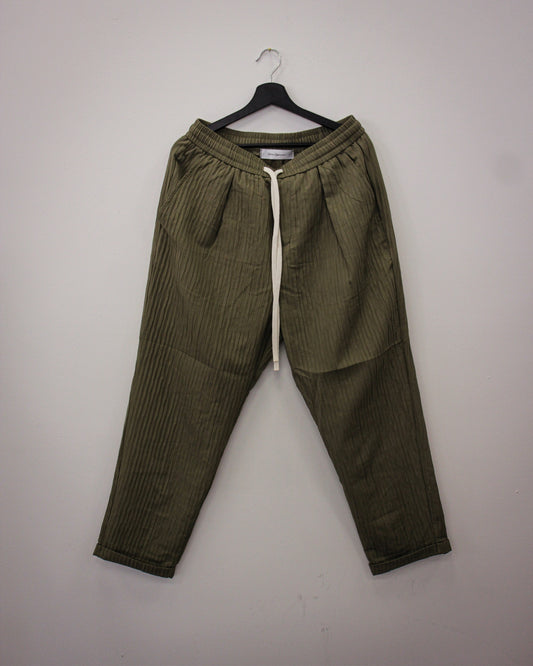 27 Textured Pants