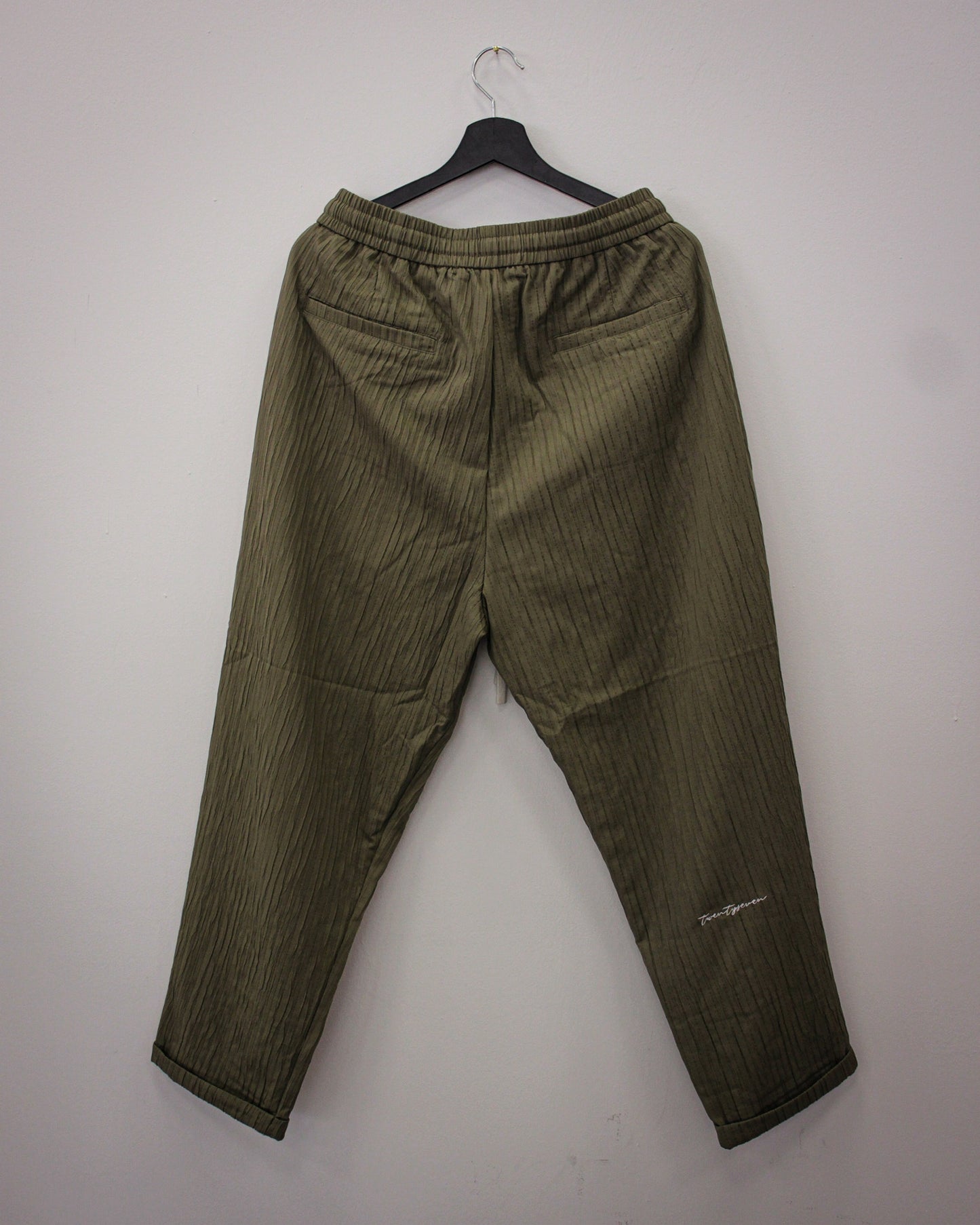 27 Textured Pants